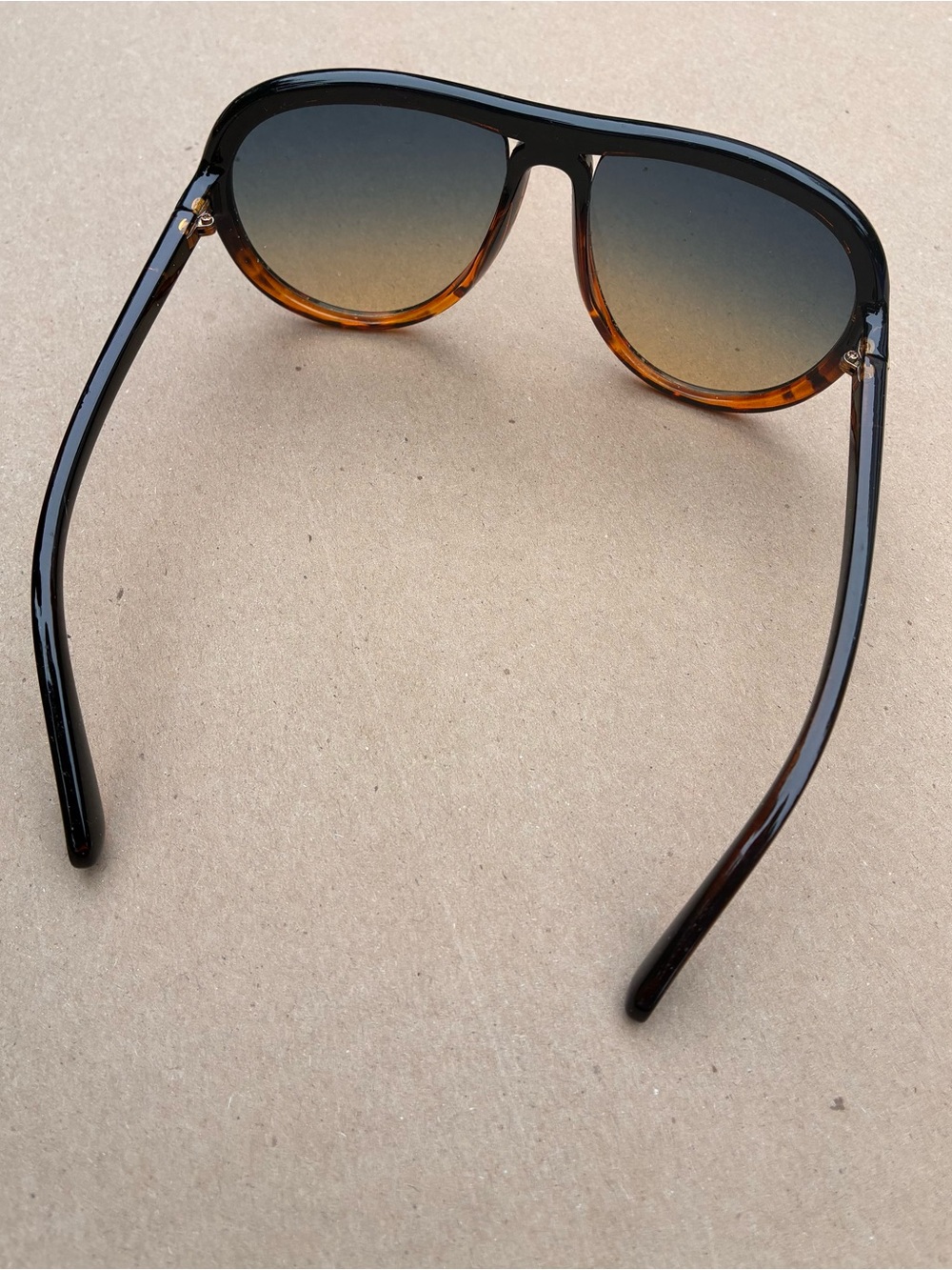 Tortoiseshell Gradient Lens Sunglasses - Picture 3 of 3